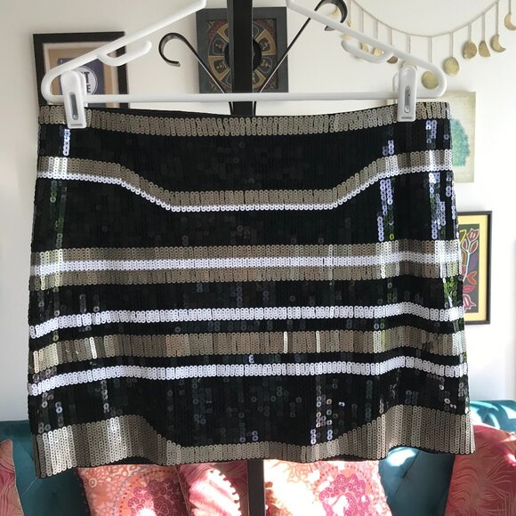 EXPRESS size M Black Stretch Knit Y2K Sequin Embellished Mini Skirt - Picture 1 of 3